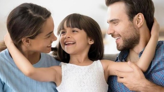 Depremde anne babasını kaybetmiş çocuklara koruyucu aile olmak ister misin?