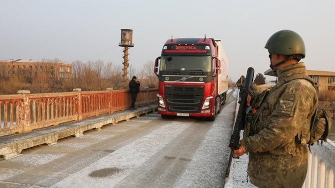 Ermenistan sınır kapısı 35 yıl sonra depremlerden etkilenen illere yardım ulaştırmak için açıldı! Dayanışma yaşatır mı?