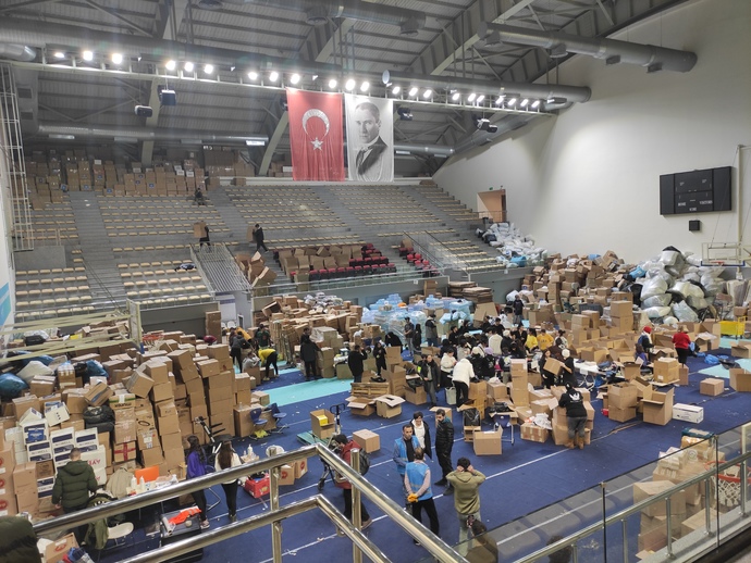 KScanlar yarın buluşalım! Deprem yardımı toplama alanlarında bulunmak ister misiniz?