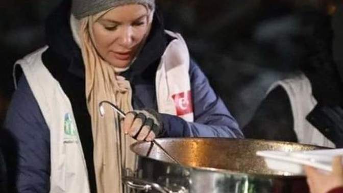 Gamze Özçelik... Sıfır şov. Sıfır reklam. Fotoğraf çekildiğinden bile haberi yok ne düşünüyorsunuz?