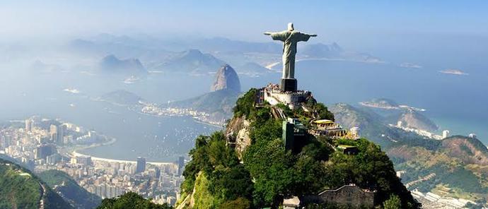 Brezilya’nın Rio De Janeiro kentinde bulunan Hz. İsa heykeline yıldırım düştü neden?