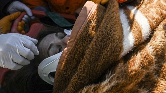 Enkazdan çıkarılanları görünce, ilk günden hızlı, koordineli müdahaleyle çok fazla kişi kurtarılabilirmiş diyorum, ne düşünüyorsun?