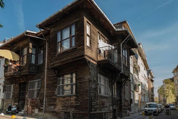 İstanbulda çürük binalarda, gecekondularda oturmaya devam eder mi artık yurdum insanı?