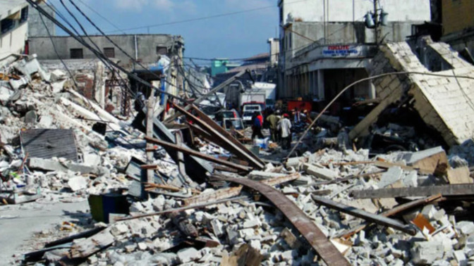 Geceleri deprem korkusu yaşıyorum, moralim kalmadı. Ne yapacağız biz böyle?