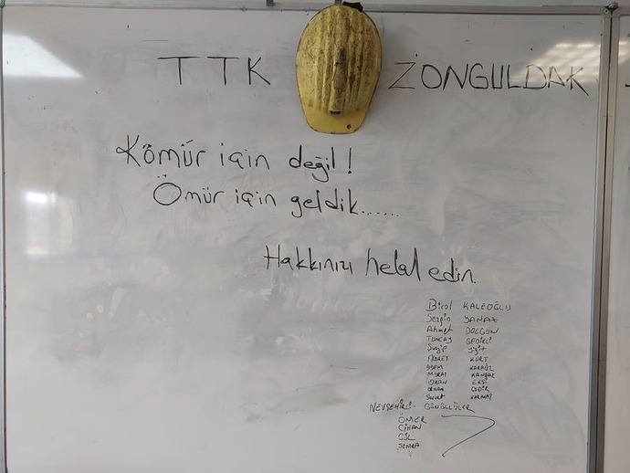 Deprem bölgesinde çalışan Türkiye Taşkömürü Kurumu Zonguldak ekibinin bıraktığı bu not sizin de yüreğinizi ısıttı mı?