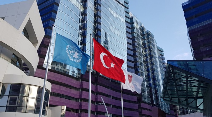 Nişantaşı Üniversitesi, ikameti İstanbulda olan depremzede öğrencileri %100 bursla üniversiteye alıyor. Tüm üniversiteler yapmalı mı?