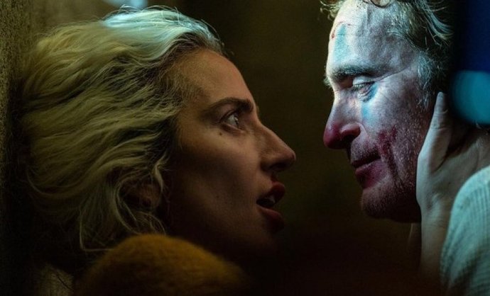 Joker: Folie à Deux filminden Lady Gaga ve Joaquin Phoenix’in yer aldığı ilk görsel geldi! Beğendiniz mi?