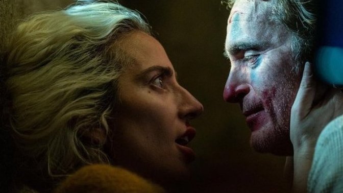 Joker: Folie à Deux filminden Lady Gaga ve Joaquin Phoenix’in yer aldığı ilk görsel geldi! Beğendiniz mi?