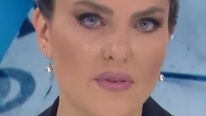 Bu kadin tek bana mı samimi gelmiyor?