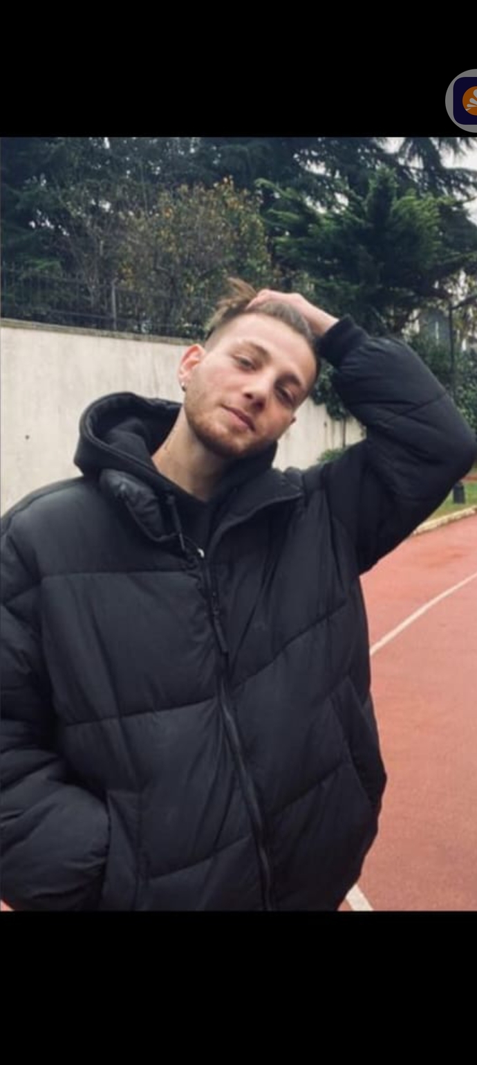 Hiçbir kız yüzüme bakmıyor neden?