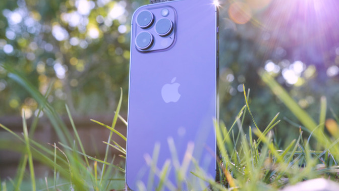 Karısına iPhone 14 Pro Max alamayana adam denir mi?