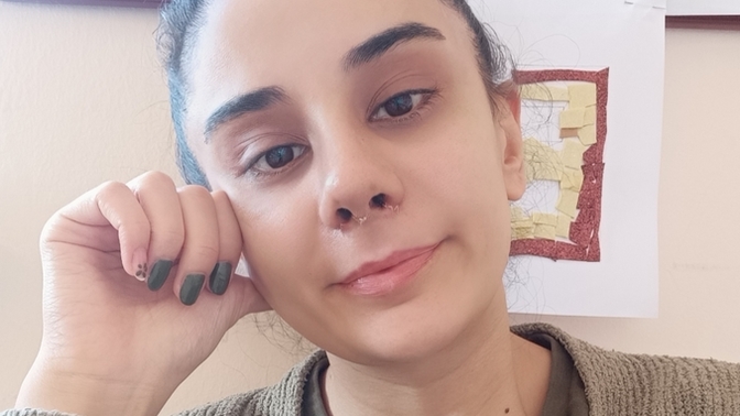 Makyajsız solgun mu yüzüm ve sizce yaşım kaç?😂?