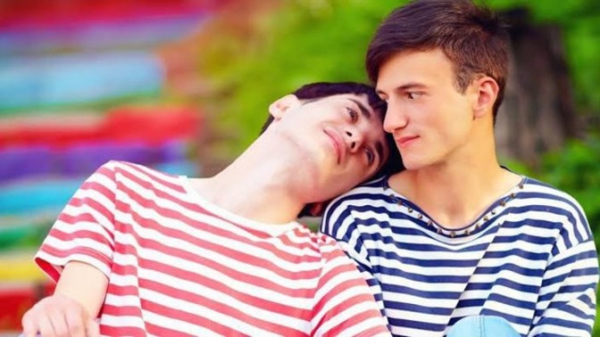 Hiç dışarda gay bir çift gördünüz mü?