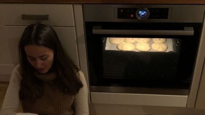 2 senedir onu karşılıksız seviyorum sizce bu enayilik mi?