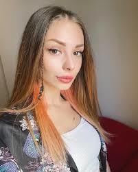 Bu kız türkmüş zaten kendi de belirtiyor ama insanların yorumları niye böyle benzemiyor ki?