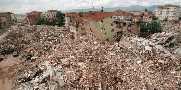 Cumhurbaşkanı, 458 bin binanın acilen yıkılacağını söyledi. Deprem bölgesinde yaşayanların yeni bir düzen kurması ne kadar sürer?