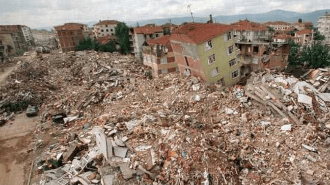 Cumhurbaşkanı, 458 bin binanın acilen yıkılacağını söyledi. Deprem bölgesinde yaşayanların yeni bir düzen kurması ne kadar sürer?