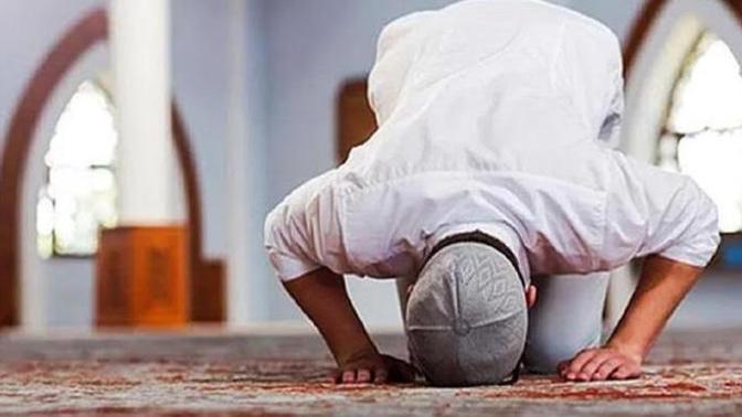 Ailenizde namaz kılan var mı?