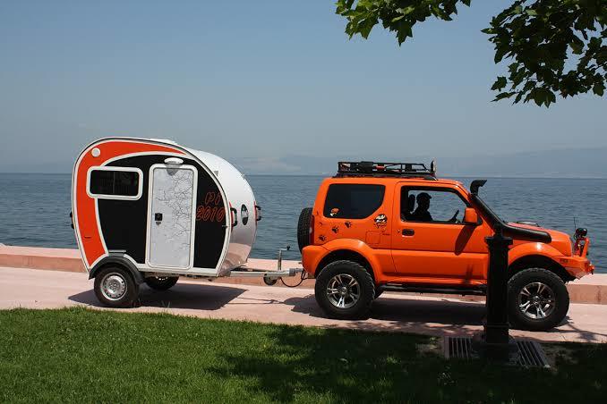Pino Pi 2010 çekme karavan (çeken araç temsilidir)