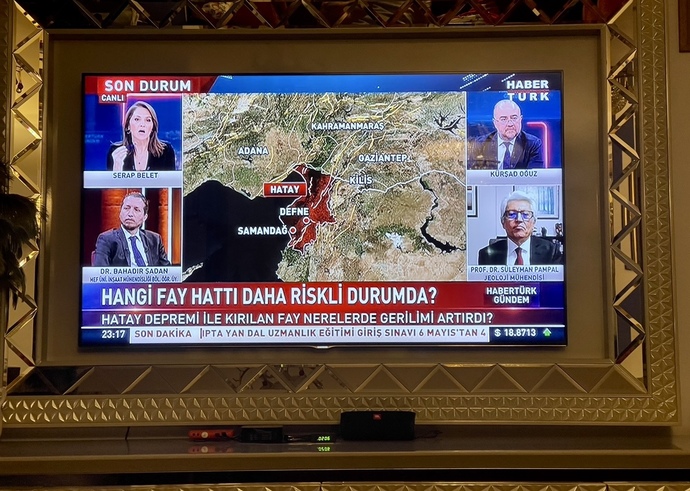 Şu anda nasıl bir manzaraya bakıyorsun?