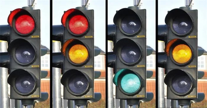Trafik lambaları 4 renge çıkabilirmiş. Sizce gerek var mı?