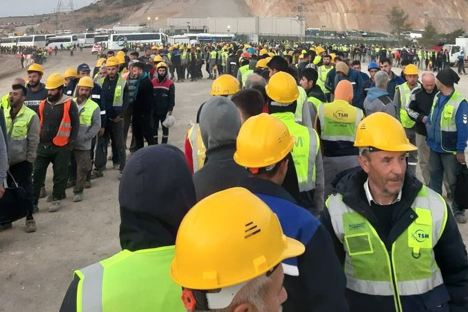 Deprem bölgesine gönüllü olarak giden 30 Akkuyu Nükleer Santral işçisi işten çıkarılmış. Böyle vicdan mı olur?