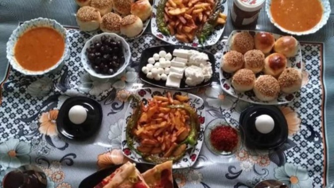 Yemek paylaşımları yapanlar hakkında ne düşünüyorsunuz? Eltim neden bunu paylaşmış olabilir?
