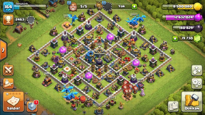 Clash of Clans oynayan var mı, seviyor musunuz? Oynayanlar hesabının fotoğrafı atar mı :D?