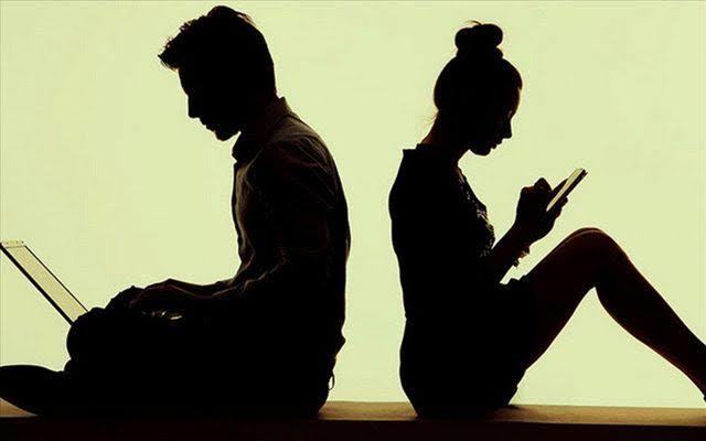 Sanal alemde ve gerçek hayatta aynı kişi misiniz?