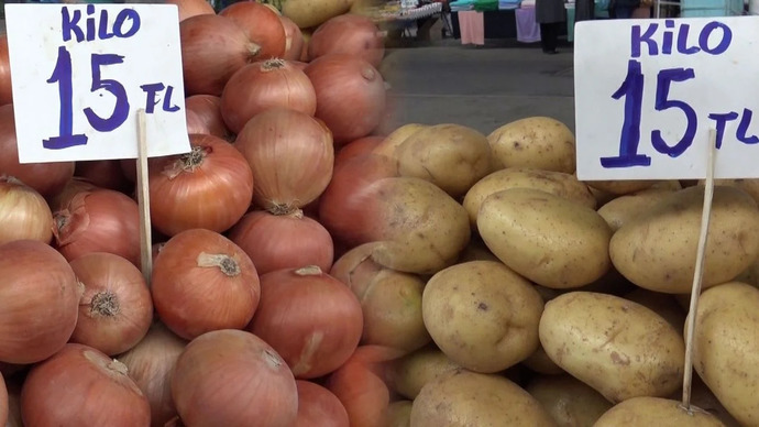 1 kg soğan 15 TL oldu! Bu fırsatçılık değil mi?