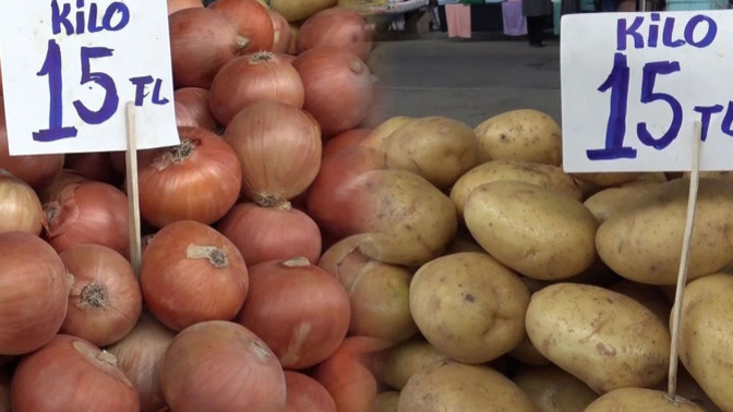 1 kg soğan 15 TL oldu! Bu fırsatçılık değil mi?
