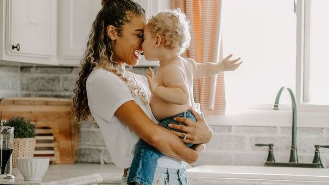 Bir kadın çocuğuna hem anne hem baba olabilir mi?