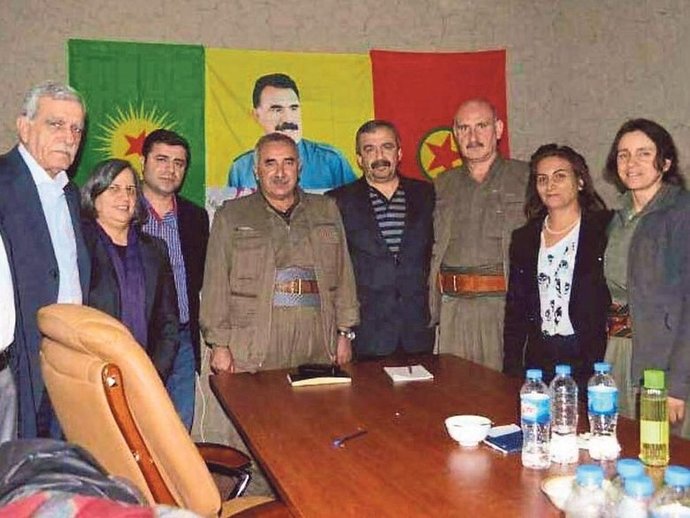 PKK Lı Demirtaşın sosyal medya hesapları kapatılmalı mı?