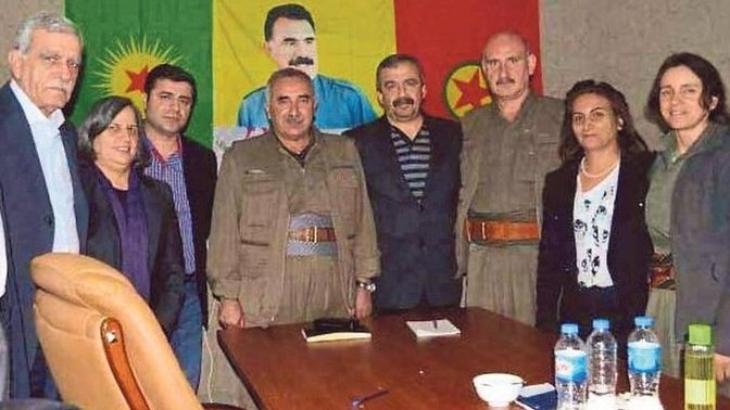 PKK Lı Demirtaşın sosyal medya hesapları kapatılmalı mı?