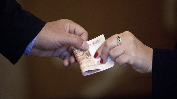 Bu devirde hâla sizden para isteyene borç verebiliyor musunuz?