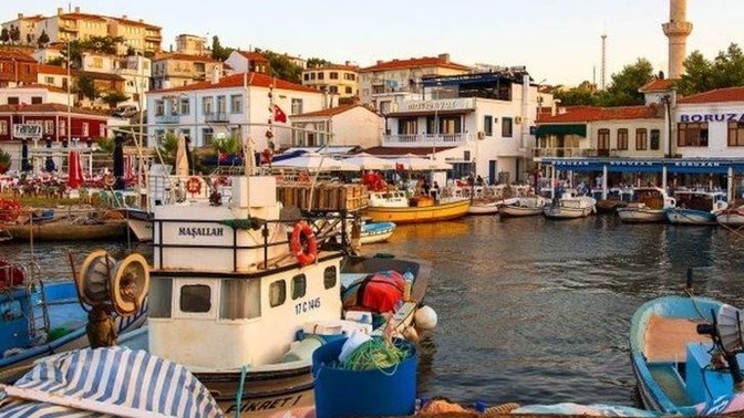 Bugün izinliyim, tek canım sıkılıyor. İstanbul'da neler yapılabilir tek başına?