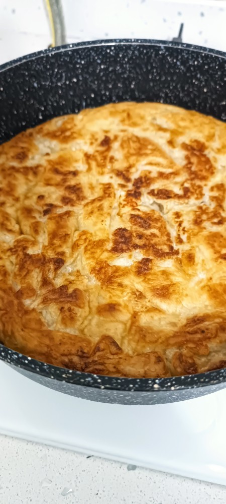 İlk defa tavada börek yaptım, sizce nasıl olmuş?