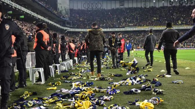 Fenerbahçe tribünleri hükümeti istifaya davet etti ne düşünüyorsunuz?