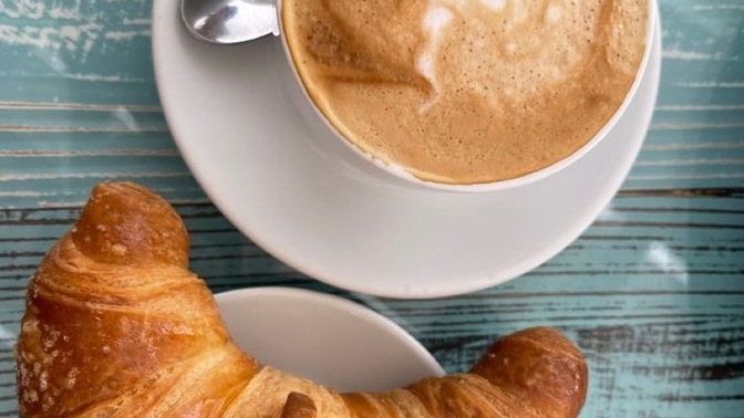 Sabah sabah canım kruvasan 🥐 çekti. Sever misiniz?