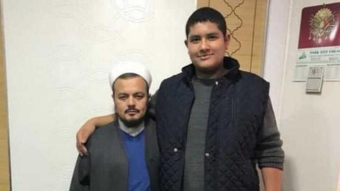 Yaşından büyük müsün yoksa küçük mü?