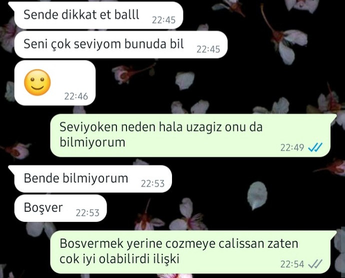 Ayrıldık ama seni seviyorum diyor, barışmaya uğraşmıyor. Seven böyle üstünü kapar mı?