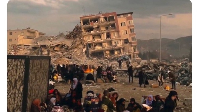 Geceye sizi anlatan bir söz bırakır mısınız?