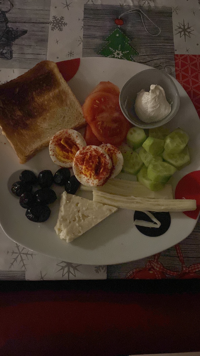 Bugün kahvaltıda ne var, ne yiyorsunuz?