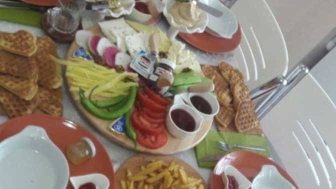 Bugün kahvaltıda ne var, ne yiyorsunuz?