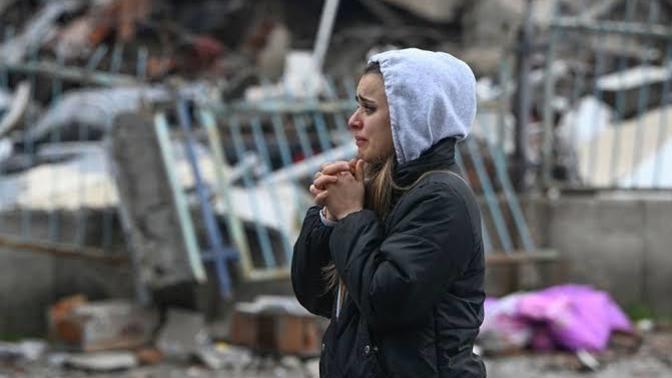 Herkes başkent Ankara'ya geliyor. Bizim evimiz yıkıldı çadırda kalıyoruz, biz de gelmeli miyiz?