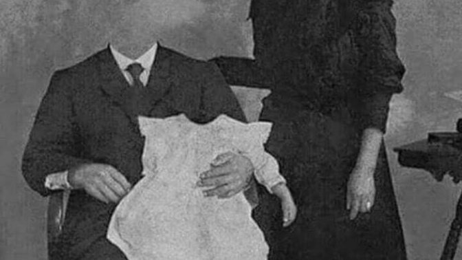 Bu fotoğraftaki kafaları sadece psikolojisi bozuk insanlar görebilirmiş. Siz görüyor musunuz?