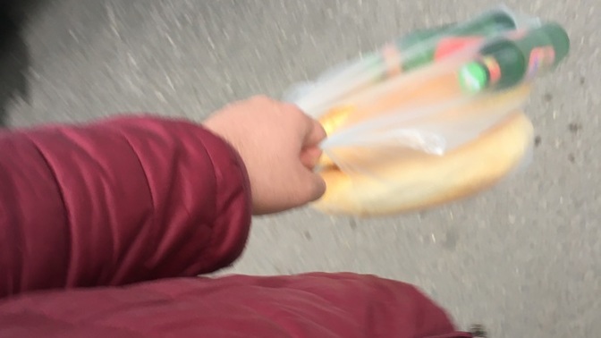Sizin evde ekmek almaya kim gidiyor?