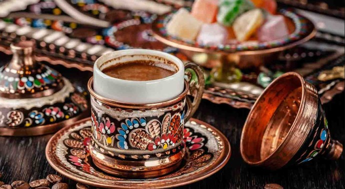 Neden Türk kahvesinin yanında su verilir?