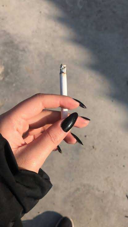 Sigara içen kadın itici midir?