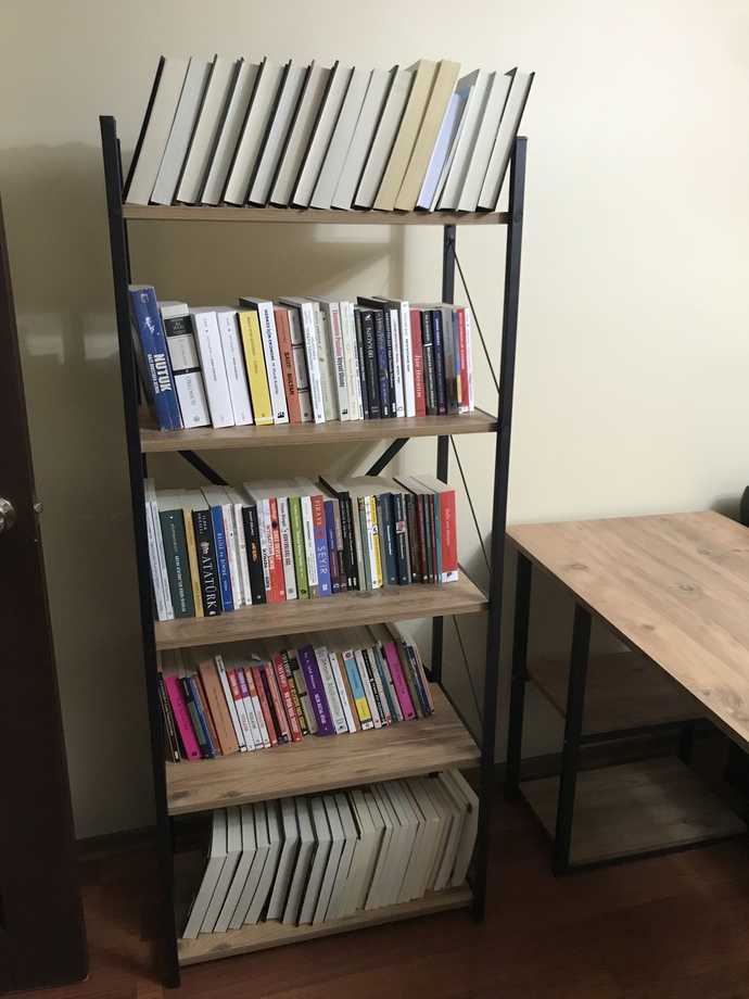 Yeni kitaplık aldım. Kalitesiz mi duruyor?